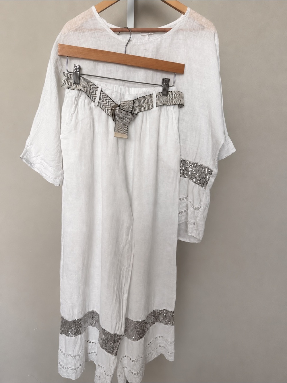 IT027  🇮🇹 Made in Italy 100% Linen White Embellished Tunic & Pants Set